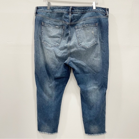 Torrid High Rise Straight Jeans Raw Hem Distressed Size 20 Regular - Picture 2 of 11